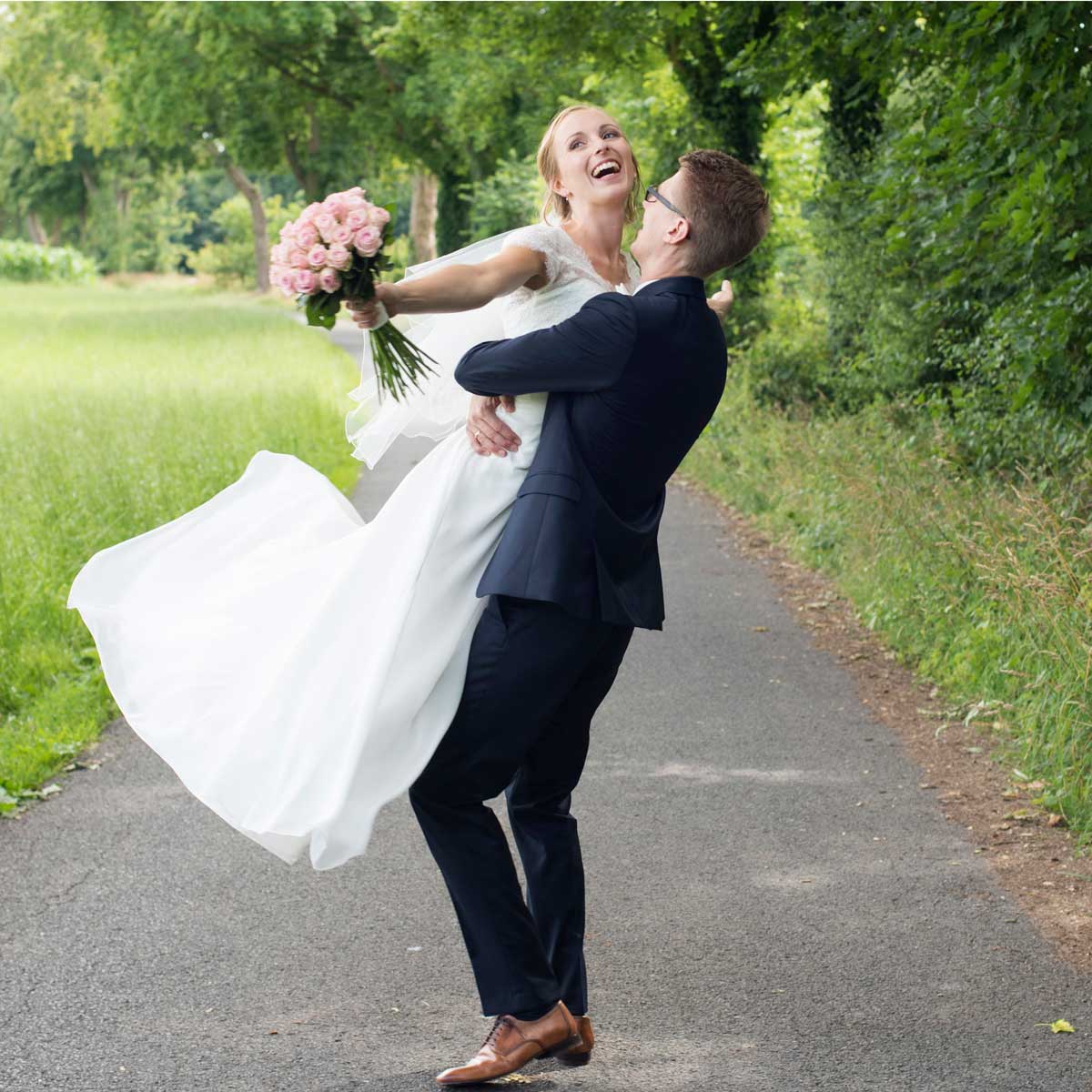 Emotionale Hochzeitsfotografie in der Jakobuskirche in Münster 